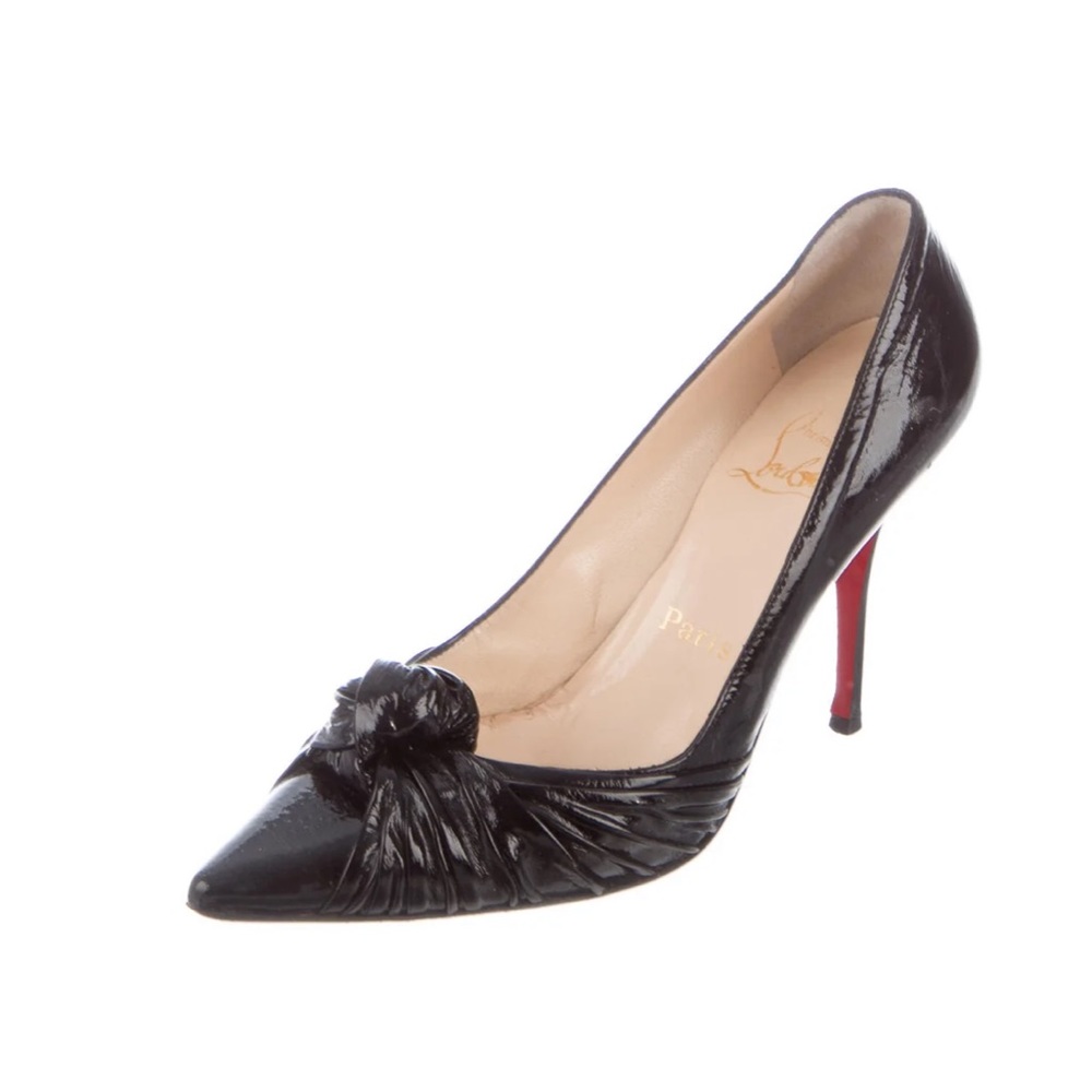 Christian Louboutin pump with knot detail